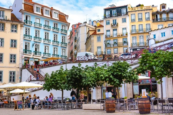 Moving to Portugal From the USA in 2026: Visas, Costs & Taxes