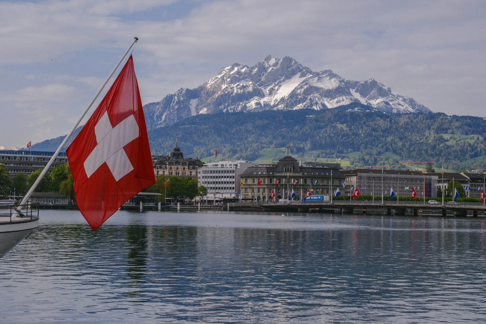 Expat Taxes in Switzerland: When You Become Tax Resident and What Changes
